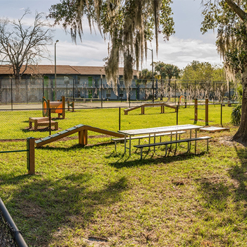 Lake Apartments Dog Park - Orlando, FL